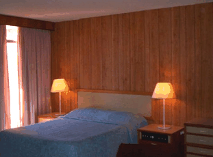 Red Castle Motor Inn - Accommodation 4U 4