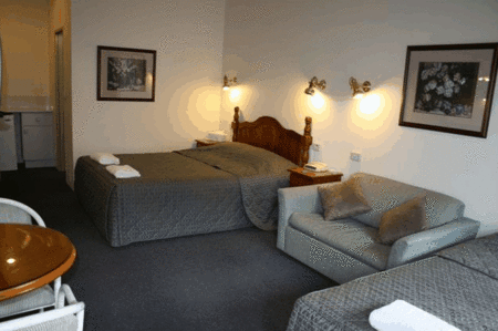 New England Motor Inn - Accommodation 4U 5