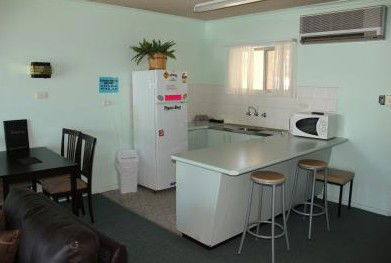 Zorba Motel - Accommodation 4U 1