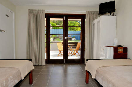 Waikiki Beach Bed And Breakfast - Accommodation 4U 3