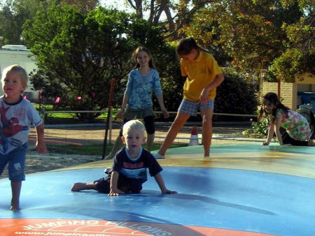Pink Lake Tourist Park - Accommodation 4U 1