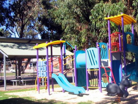 Pink Lake Tourist Park - Accommodation 4U 2