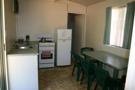 Dwellingup Chalets And Caravan Park - Accommodation 4U 1