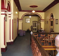 Shamrock Hotel - Accommodation 4U