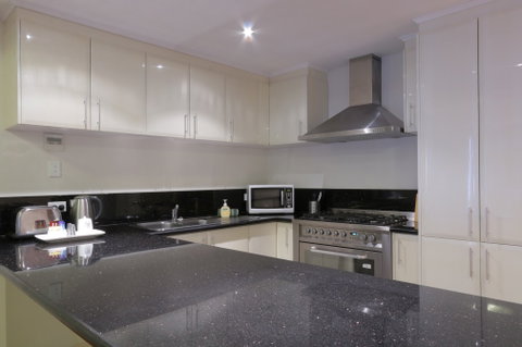 Antonas Verandah Apartments - Accommodation 4U 4