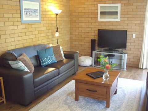 Beachcomber Apartments - Accommodation 4U 0