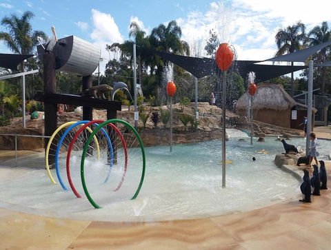 Blue Dolphin Holiday Resort - Accommodation 4U 2