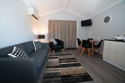 Bridport Beach Cottages - Accommodation 4U 1