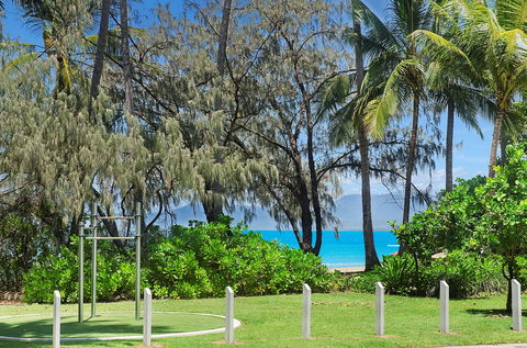 By The Sea Port Douglas - Accommodation 4U 0