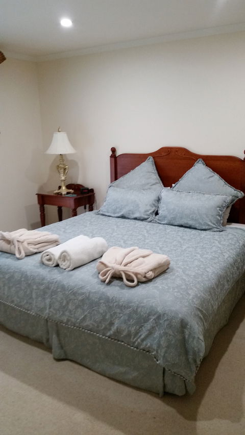 Carolynnes Cottages - Blue Wren Cottage - Accommodation 4U 0