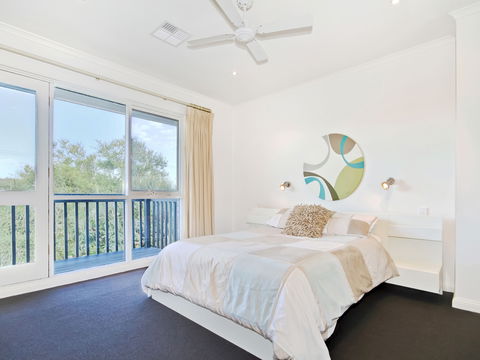 Century 21 SouthCoast: Tennis Elbow - Accommodation 4U 2