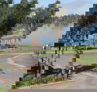 DC on the Lake - Accommodation 4U