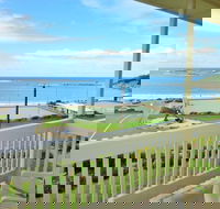 Dolphins 9 - Accommodation 4U