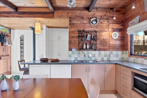 Holiday Retreat At 5 Sturt - Accommodation 4U 1