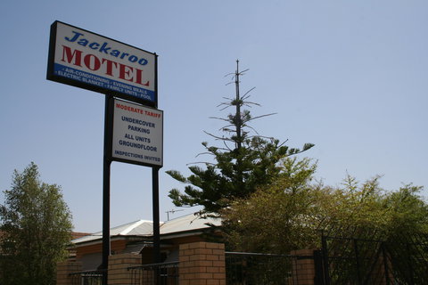 Jackaroo Apartments - Motel - Accommodation 4U 1
