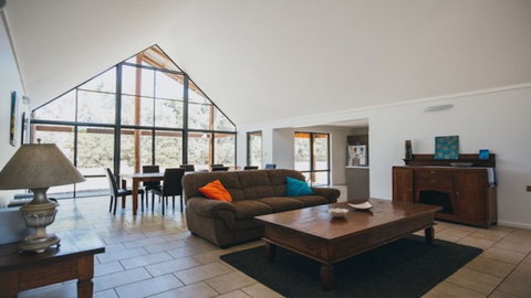 Kangaroo Retreat Holiday House - Accommodation 4U 0