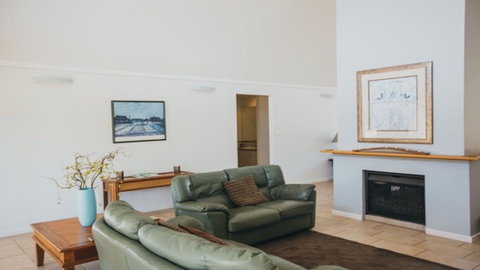 Kangaroo Retreat Holiday House - Accommodation 4U 2