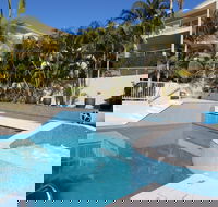 Lennox Beach Resort - Accommodation 4U