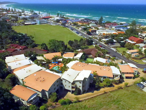 Lennox Beach Resort - Accommodation 4U 2
