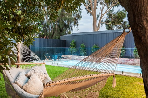 Luxury Inner City Oasis - Pool, City & Beach - Accommodation 4U 0