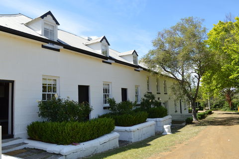 Lythgo's Row Colonial Cottages - Accommodation 4U 1