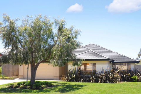 Macs Manor - Accommodation 4U 0