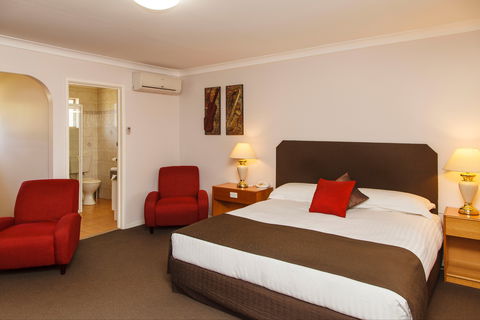 McNevins Maryborough Motel - Accommodation 4U 2