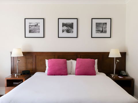Mercure Canberra - Accommodation 4U 1