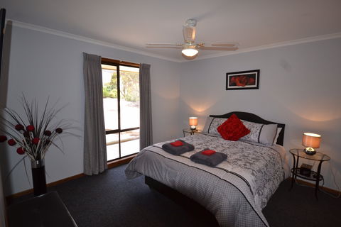 Riverbush Cottages - Accommodation 4U 2
