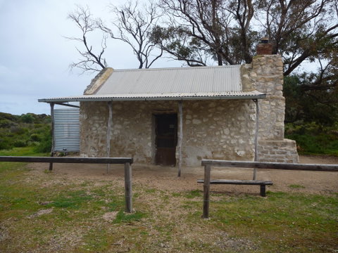 Shepherds Hut - Accommodation 4U 0