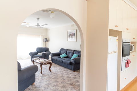 The Vineyard House - Accommodation 4U 1