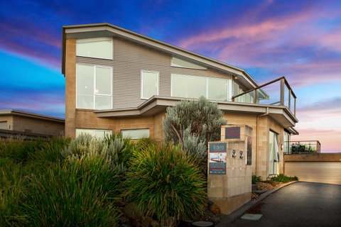 Tides Apartments Port Fairy - Accommodation 4U 1