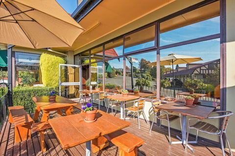 Village Family Motor Inn - Accommodation 4U 1