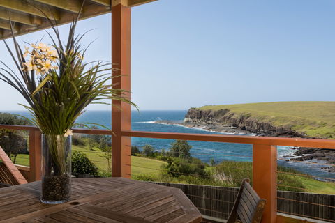 Absolute Oceanfront Cottage - Accommodation 4U 0