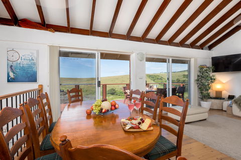 Absolute Oceanfront Cottage - Accommodation 4U 2