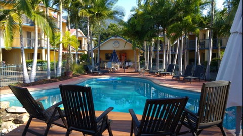 At Beach Court Holiday Villas - Accommodation 4U 0