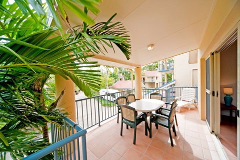 At Beach Court Holiday Villas - Accommodation 4U 1