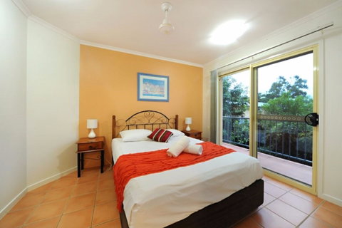 At Beach Court Holiday Villas - Accommodation 4U 2
