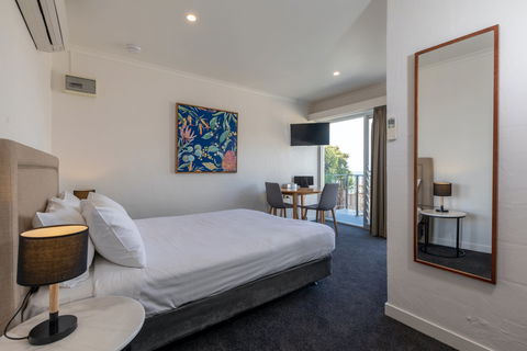 Bay 10 - Port Lincoln - Accommodation 4U 1