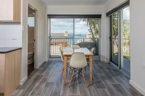Bay 10 - Port Lincoln - Accommodation 4U 2