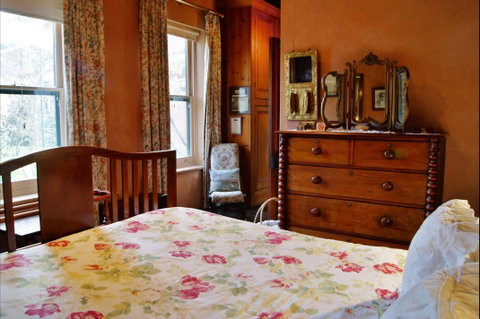 Buxton Manor/ Adelaide Heritage Cottages - Paprika Spa Cottage - Accommodation 4U 1
