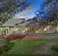 Cottage Retreat/Shady Cottage - Accommodation 4U