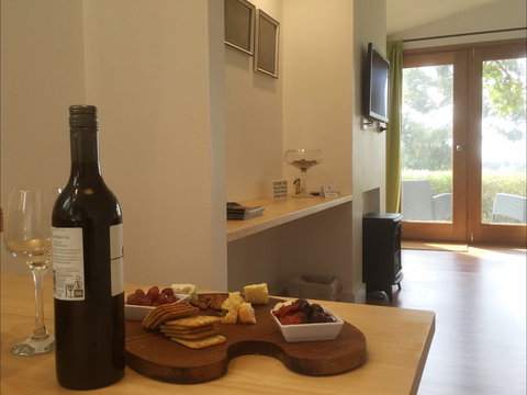 Jonathan Art Centre - Jarramarrumba House - Accommodation 4U 2