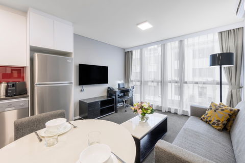 Meriton Suites Adelaide Street, Brisbane - Accommodation 4U 2