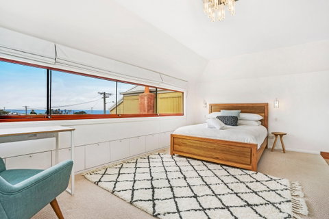 Newcastle Executive Homes - Oceanview Terrace - Accommodation 4U 0