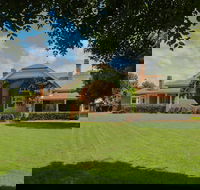 Petersons Guesthouse and Winery - Accommodation 4U
