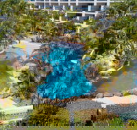 Ramada Resort by Wyndham Golden Beach - Accommodation 4U