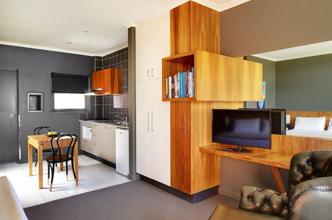Riverview Hotel - Accommodation 4U 1