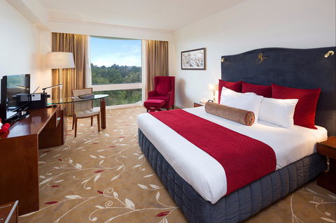 Royal On The Park Hotel And Suites - Accommodation 4U 1