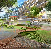Sails Resort on Golden Beach - Accommodation 4U
